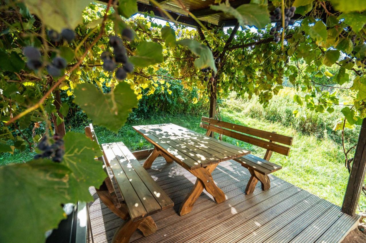 Winzerhof Kuessler - Weinviertel Otel Stillfried Dış mekan fotoğraf