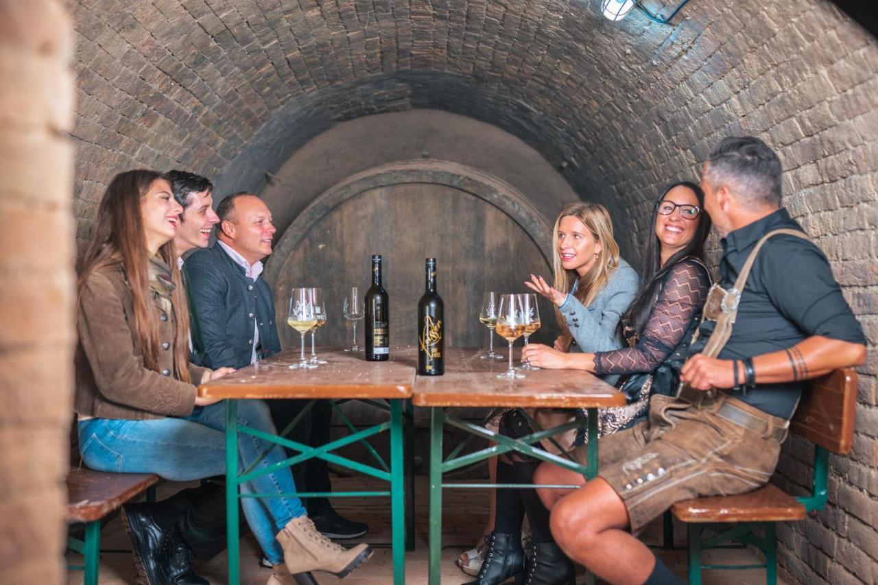 Winzerhof Kuessler - Weinviertel Otel Stillfried Dış mekan fotoğraf
