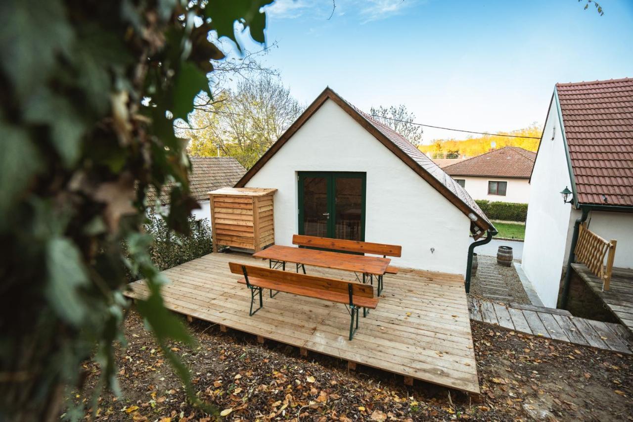 Winzerhof Kuessler - Weinviertel Otel Stillfried Dış mekan fotoğraf