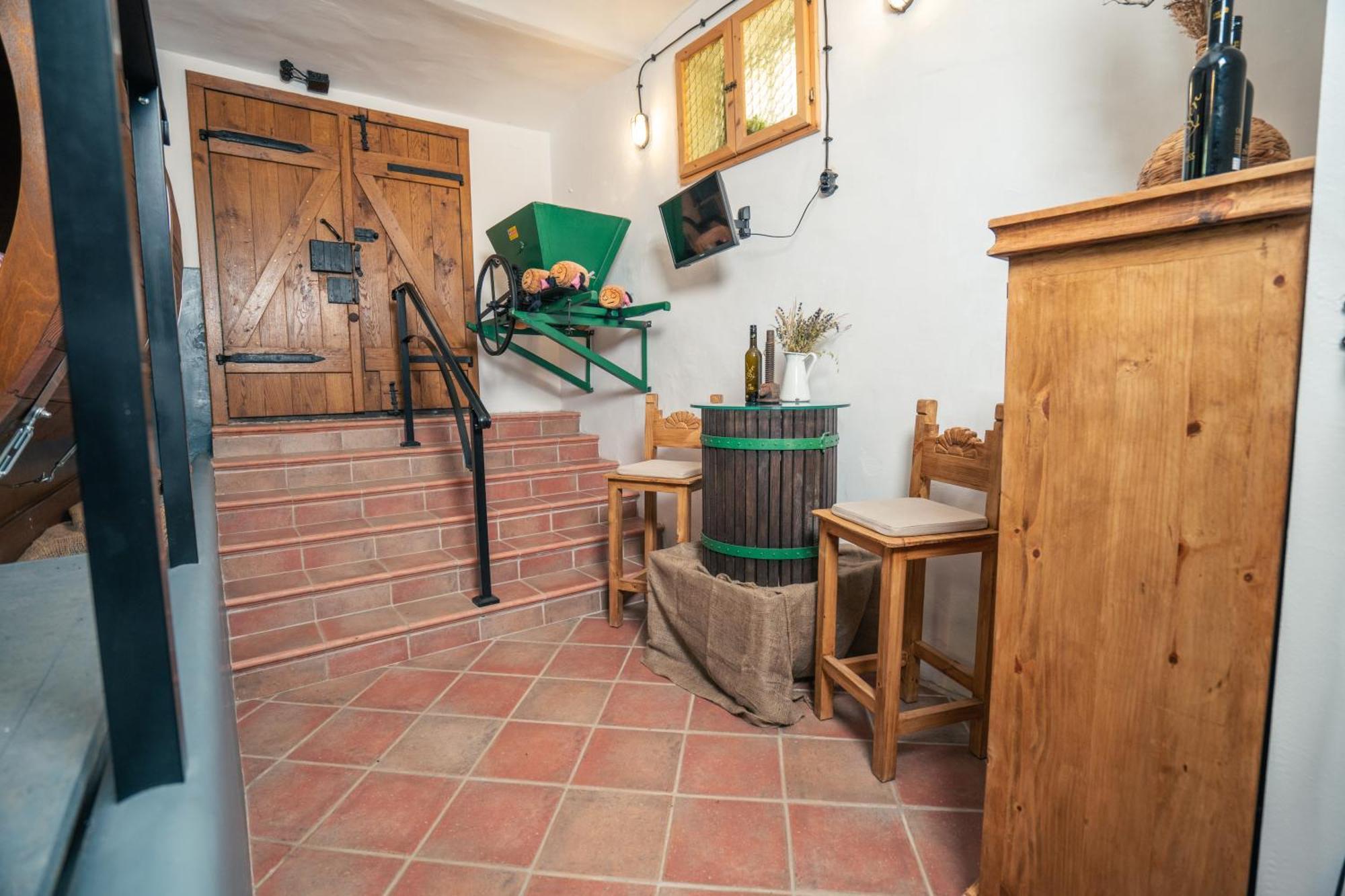 Winzerhof Kuessler - Weinviertel Otel Stillfried Dış mekan fotoğraf