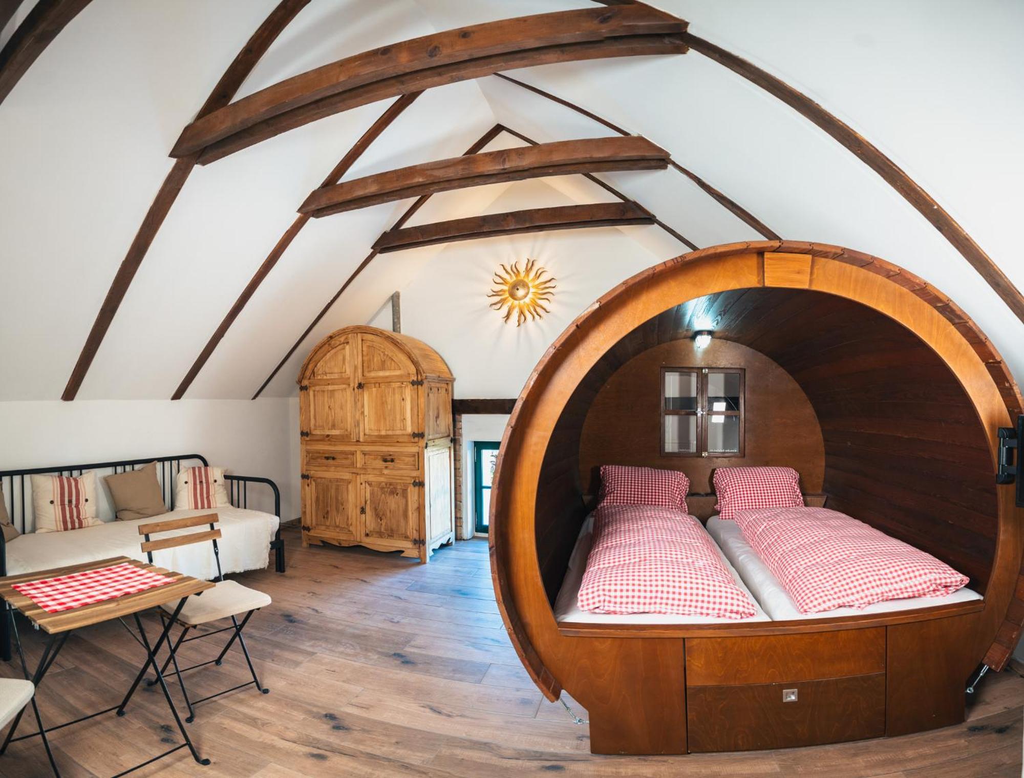 Winzerhof Kuessler - Weinviertel Otel Stillfried Dış mekan fotoğraf