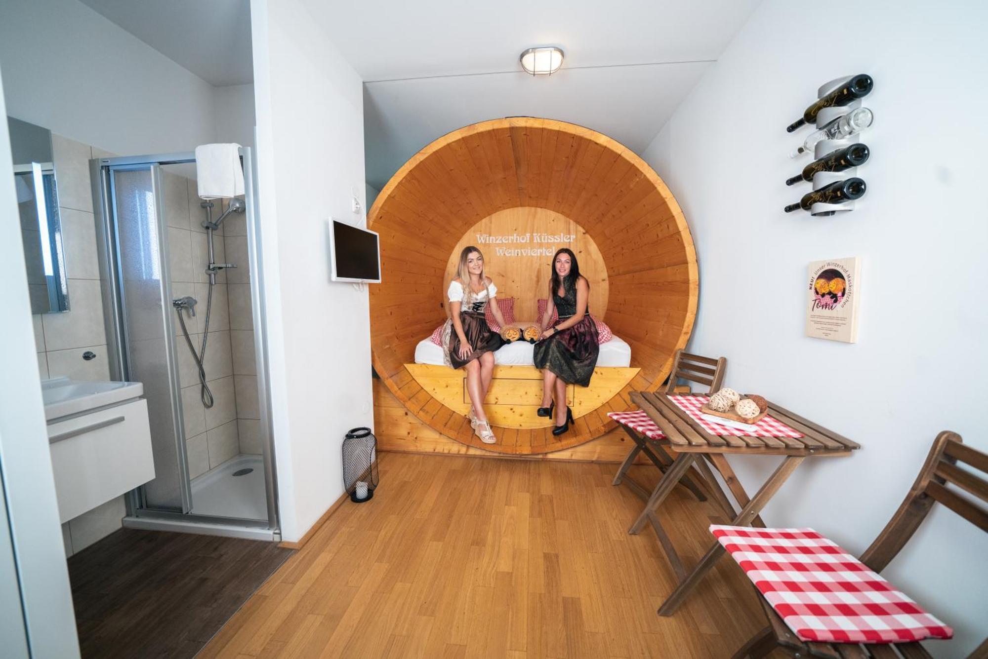 Winzerhof Kuessler - Weinviertel Otel Stillfried Dış mekan fotoğraf