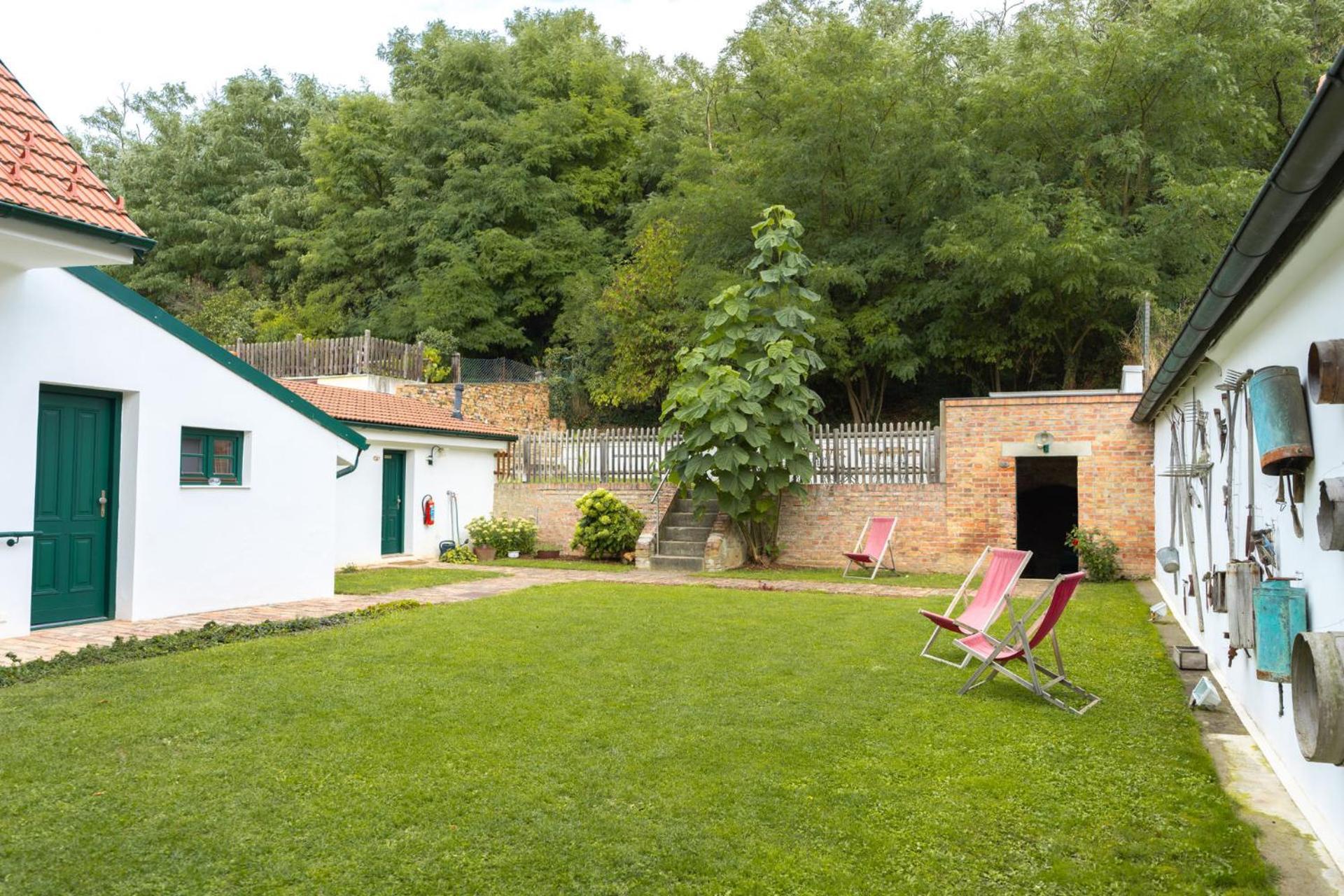 Winzerhof Kuessler - Weinviertel Otel Stillfried Dış mekan fotoğraf