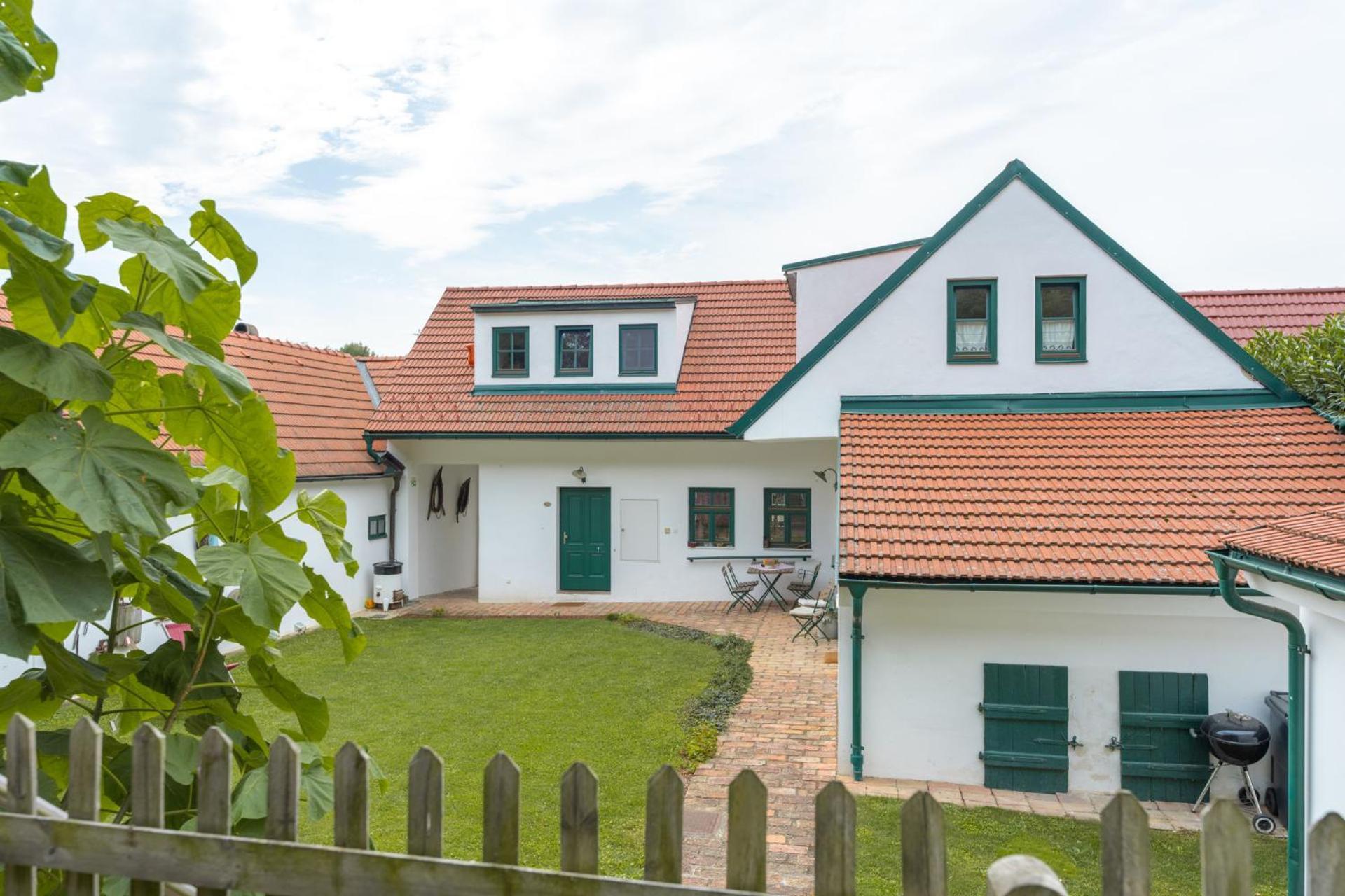 Winzerhof Kuessler - Weinviertel Otel Stillfried Dış mekan fotoğraf