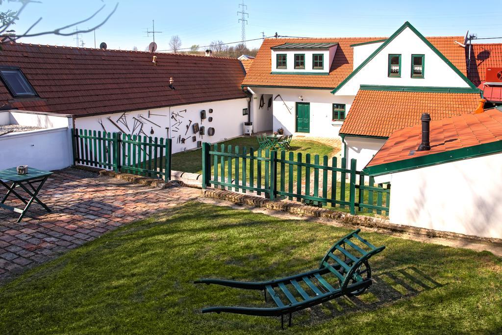 Winzerhof Kuessler - Weinviertel Otel Stillfried Dış mekan fotoğraf